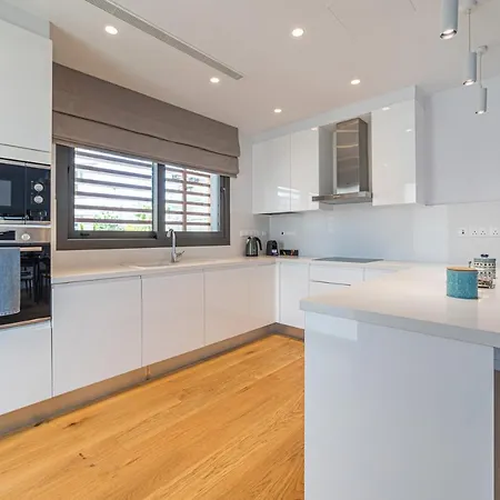 New 3 Bedroom Mailbu Διαμέρισμα