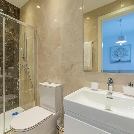 New 3 Bedroom Mailbu Διαμέρισμα *