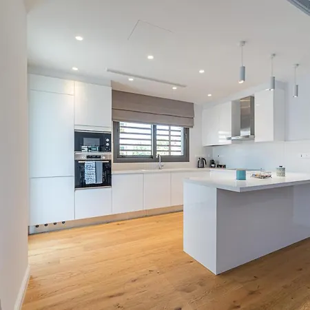 New 3 Bedroom Mailbu *