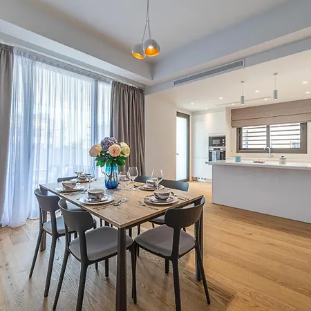 New 3 Bedroom Mailbu