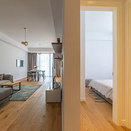 New 3 Bedroom Mailbu Apartment