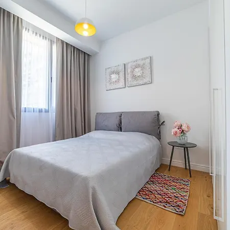 Apartment New 3 Bedroom Mailbu *