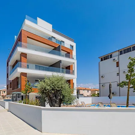 New 3 Bedroom Mailbu Apartment *