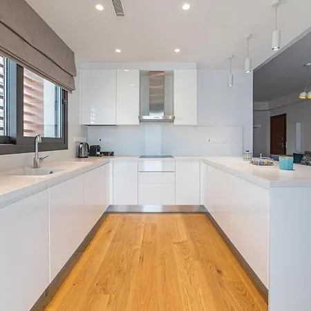 New 3 Bedroom Mailbu *